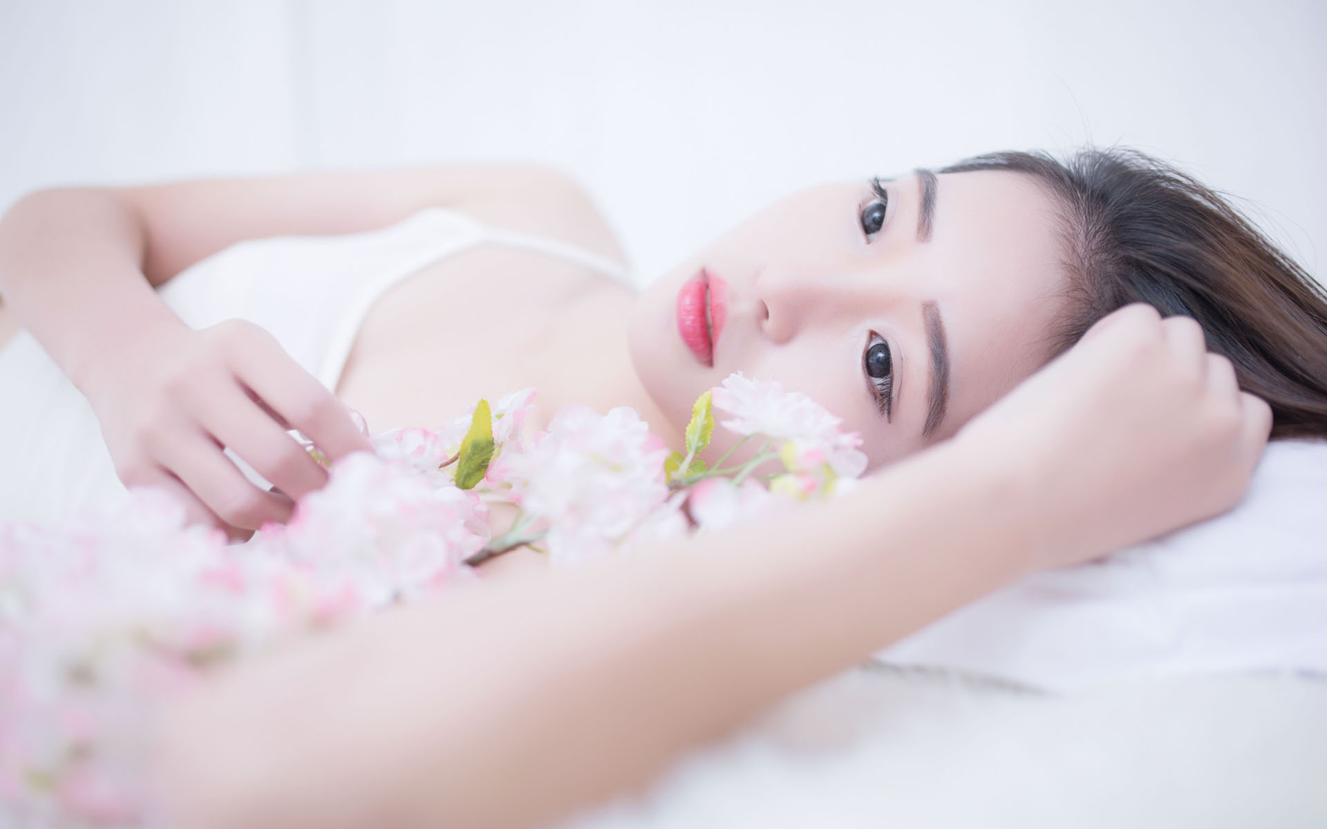 高价婴儿学步鞋值得买吗？医生：鞋底软、薄是关键